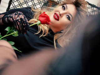 매우 야한 라이브 웹캠 쇼를 하는 AmandaAlice의 섹시한 프로파일 포토!