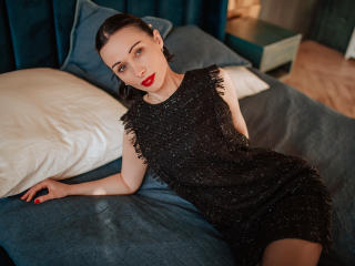 Foto del profilo sexy della modella HotAlina, per uno show live webcam molto piccante!