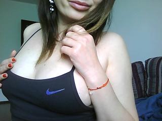 Foto de perfil sexy de la modelo HotAryna, ¡disfruta de un show webcam muy caliente!