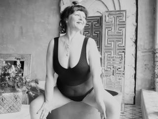 AliciaSkinner - Live porn & sex cam - Img 31