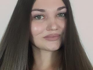 Poza sexy de profil a modelului RachelLucky, pentru un intens show webcam live !